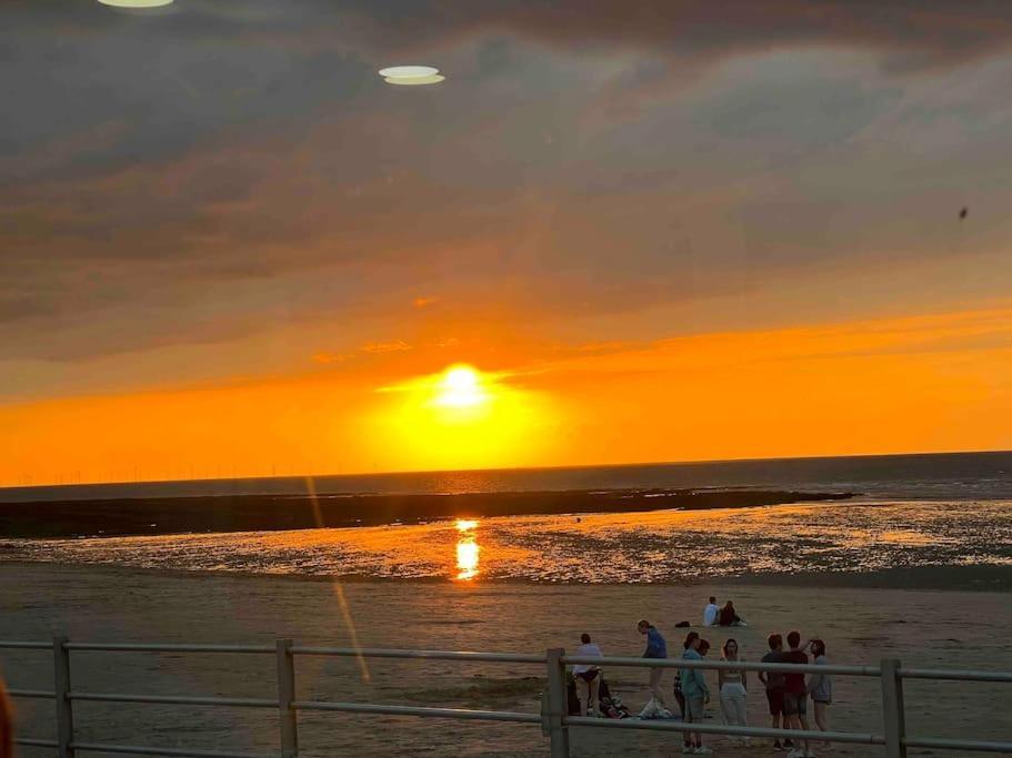 Cosy Coach House Garden Apartment By The Sea, Own Entrance Door, Garden Terrace With Exclusive Rear Door Access & Free Reserved Parking Space Only 2 Mtrs From Your Apt Door! Early Checkin From 3Pm And Late Check Out Till 11Am Available! Broadstairs Bagian luar foto